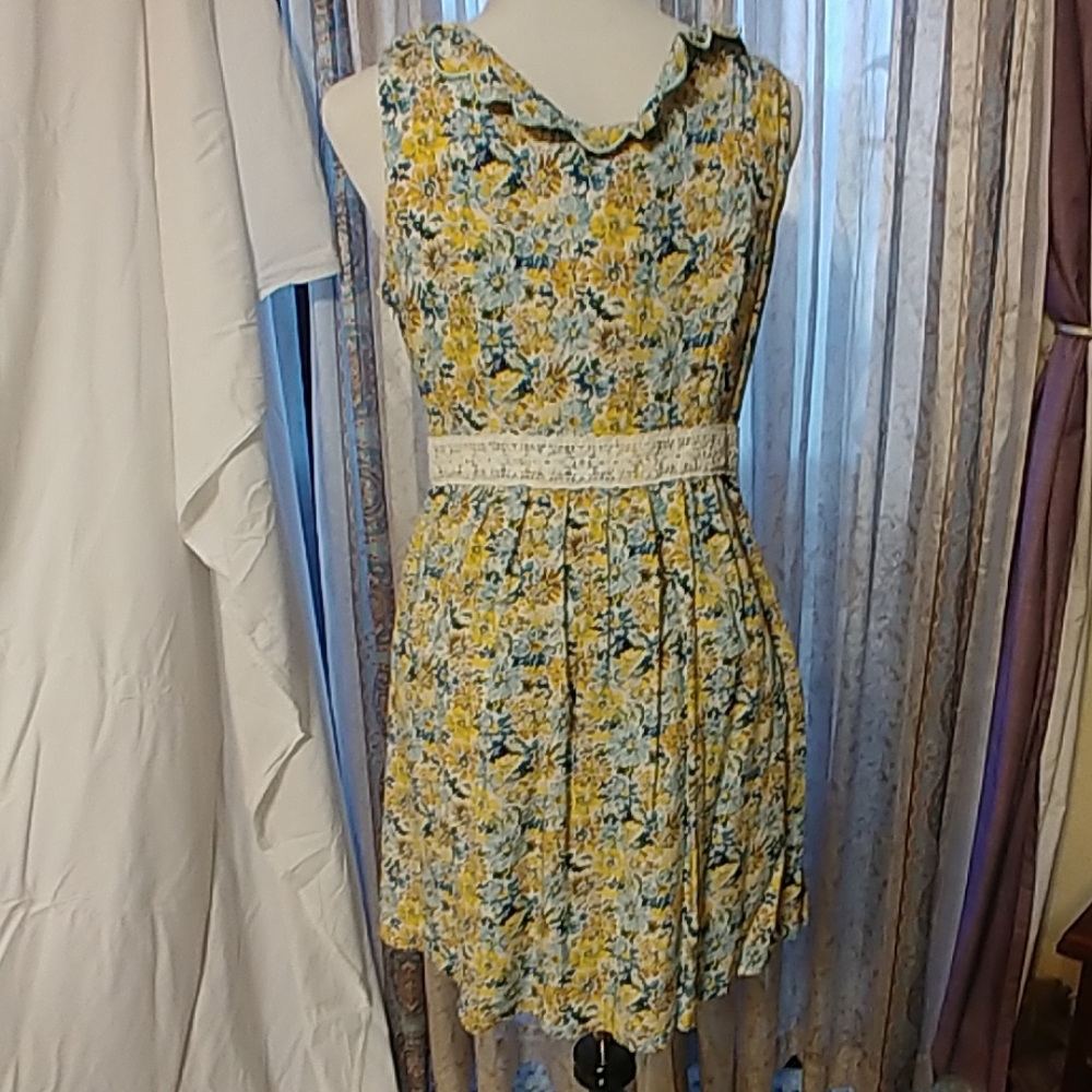 Dress - Picture 3 of 3
